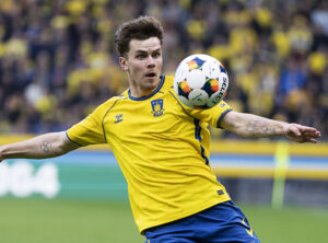Brøndbys Mathias Kvistgaarden under superligakampen mellem Brøndby IF og Randers FC på Brøndby Stadion mandag den 21. april 2025.