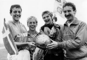 Susan McKensie, Hanne Lise Paysen, Marianne Riis, samt træner Poul Højmose.