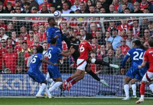 Chelsea og Nottingham Forest hjørnespark.