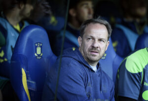 Alexander Zorniger på Brøndbys trænerbænk.