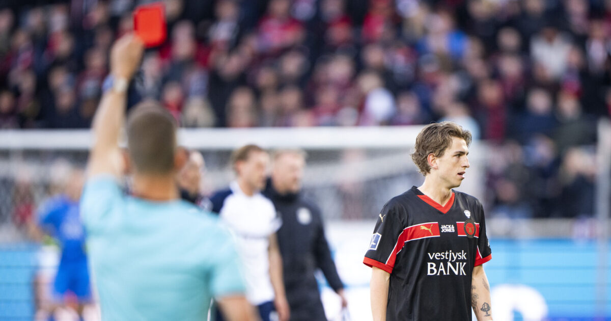 FCM-komet udvist for albue i hovedet: Ikke en ond hensigt Foto: Bo Amstrup/Ritzau Scanpixx