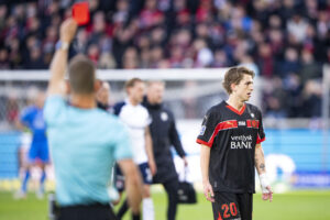 Byskov får rødt kort