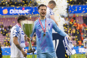 Diant Ramaj med Oddset Pokalen for F.C. København