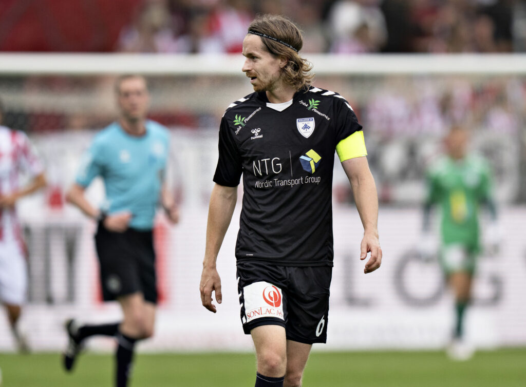 Kolding IF's Sebastian Sommer kigger væk fra kameraet.