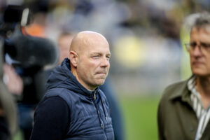 Brian Riemer under en kamp i Superligaen.