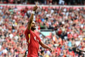 liverpools Cody Gakpo peger op