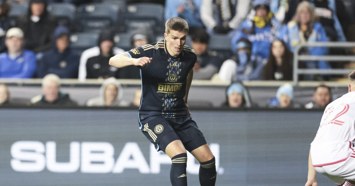 Matchvinder-Uhre sparker sig i historiebøgerne med sen scoring Foto: Luther Schlaifer/Reuters/Ritzau Scanpix