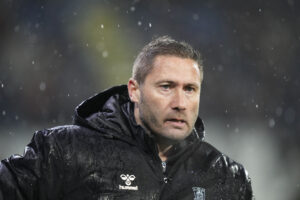 Retov med Brøndby-trøje