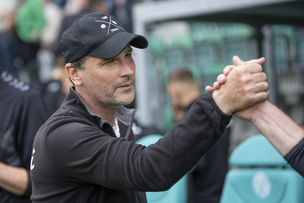 Søren Krogh i en high-five.