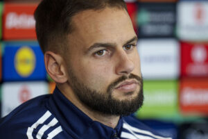 Hatzidiakos til pressemøde