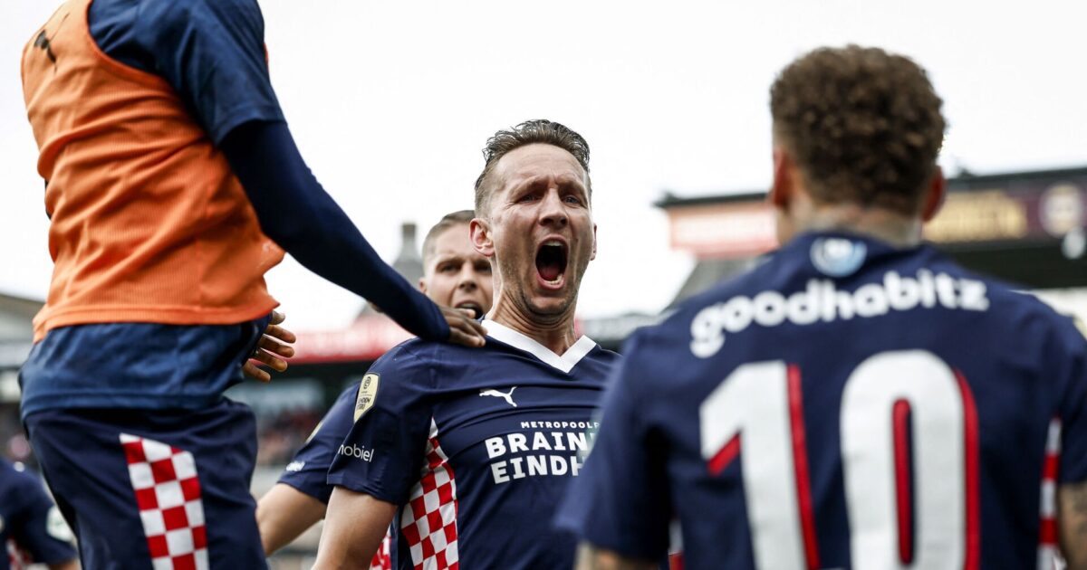 Ajax vinder forgæves – rivaler snupper det hollandske mesterskab Foto: Photo by Robin VAN LONKHUIJSEN 