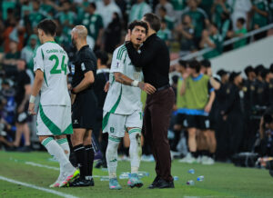 Firmino skiftes ud for Al Ahli.