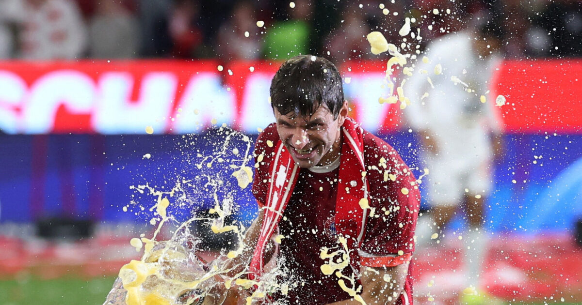 Bedøm selv: Müller med nok en Dad Joke i Bayern-farvel Foto: PHOTOGRAPHS AS IMAGE SEQUENCES AND