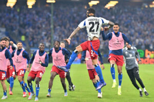 Davie Selke fejrer et mål for HSV.