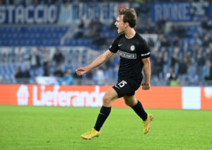 William Bøving fejrer et mål for Sturm Graz.