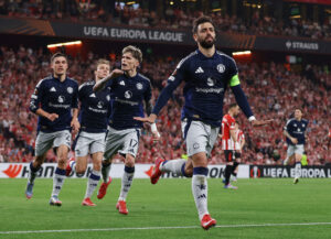 Bruno Fernandes fejrer en scoring for Manchester United med sine holdkammerater.