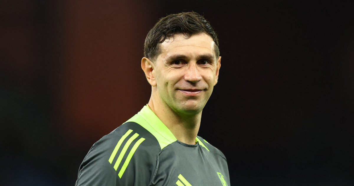 Efter sæsonens sidste hjemmekamp: Ombejlet Villa-keeper forlader banen i tårer Foto: Ritzau Scanpix/REUTERS