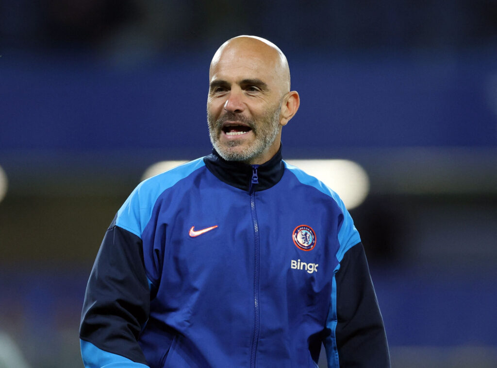 Enzo Maresca under en kamp for Chelsea.