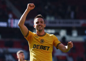 Pablo Sarabia med en knyttet hånd i vejret.