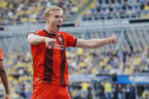 Adam Buksa sparkede FCM i front 2-1 på Brøndby Stadion.