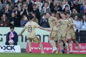 Anders K. Jacobsen fejrer sin scoring for Vejle mod Lyngby.