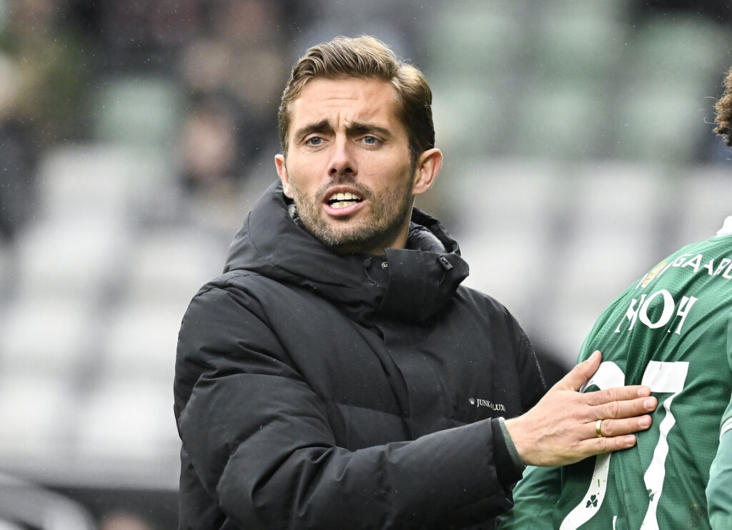 Poulsen klapper VFF-spiller på ryggen