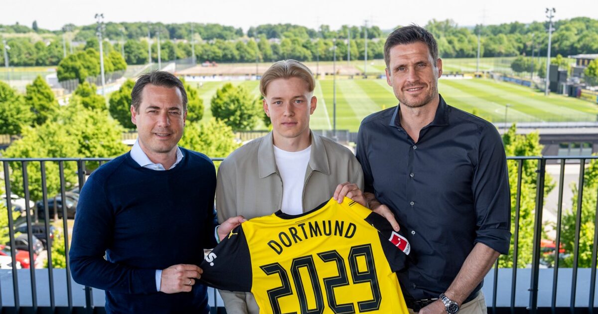 Svensson siger farvel til FCN: Tak for alt Foto: Borussia Dortmund
