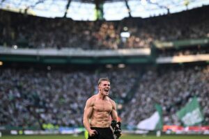 Viktor Gyökeres fejrer scoring.