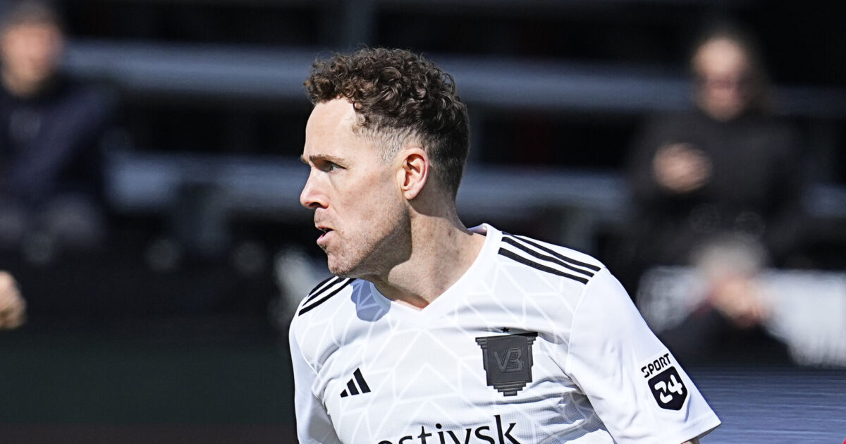 ‘AK’ kan ende i forsvaret mod Silkeborg: Det ser måske lidt sjovt ud Foto: Claus Bech/Ritzau Scanpix