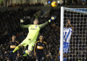 David Stockdale i færd med en redning.