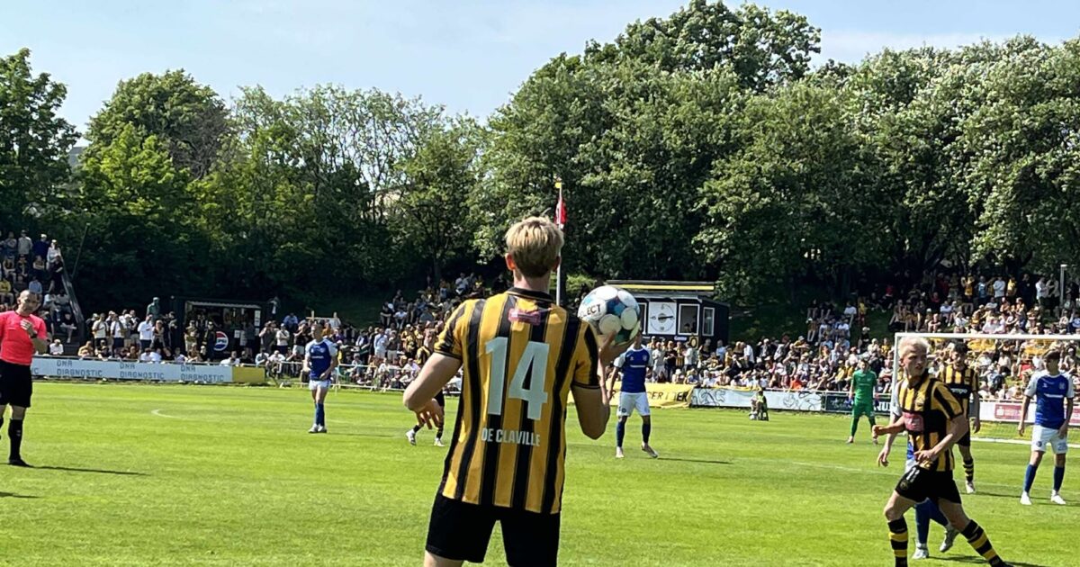 Middelfart rykker op i 1. Division – Fremad Amager og Aarhus Fremad deler på Riisvangen Foto: Gustav Egsgaard