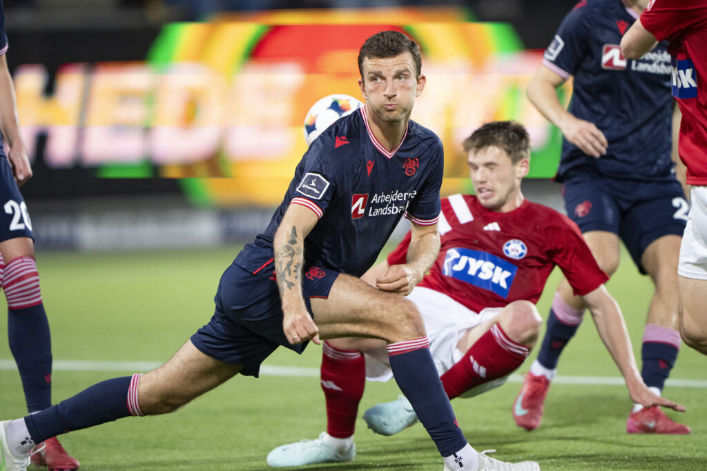 Lars Kramer i kamp for AaB.