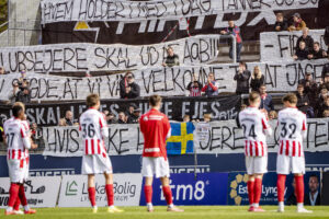 AaB klapper ud mod sine fans.