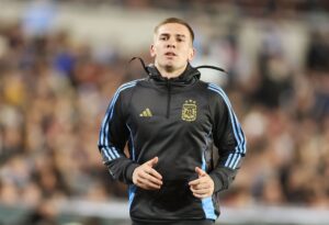 Franco Mastantuono i den argentinske træningsdragt.