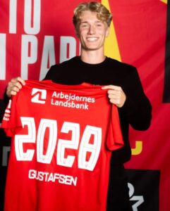 Victor Gustafsen forlænger med FC Nordsjælland