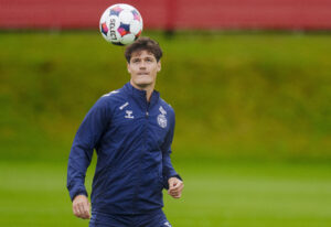 Christian Nørgaard under en træning med det danske A-landshold.