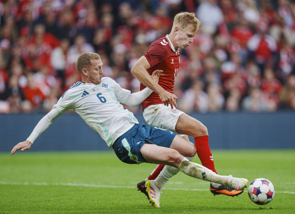 Lucas Høgsberg i duel.