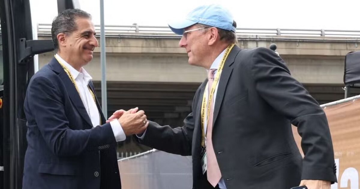 Textor indrømmer: Har begået fejl i Lyon John Textor, th.
Foto: Vitor Silva / Botafogo