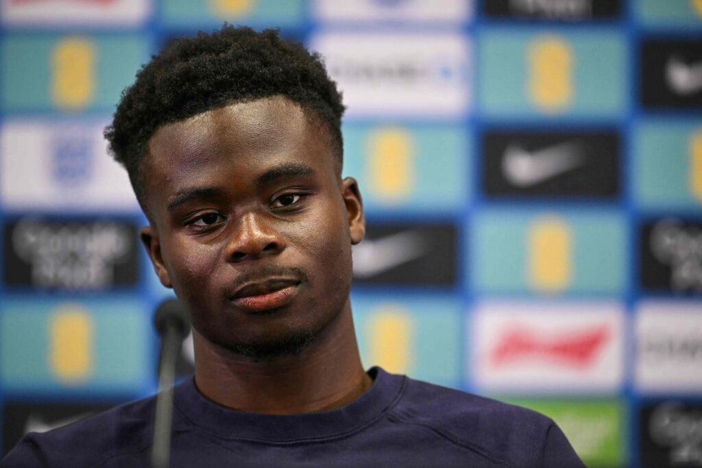 Bukayo Saka på et pressemøde under et ophold med det engelske landshold