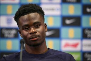 Bukayo Saka på et pressemøde under et ophold med det engelske landshold