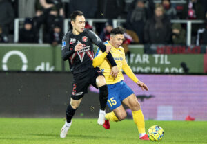 Dion Cools i kamp for FC Midtjylland mod Brøndby.