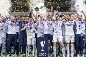 FCK-spillerne jubler efter pokalfinalen.