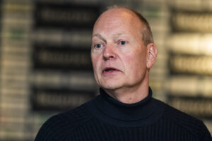 Niels Frederiksen taler på stadion.