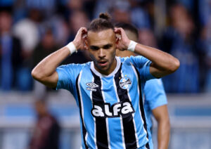 Martin Braithwaite under en kamp for Gremio