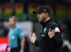 Ole Werner på sidelinjen for Werder Bremen.