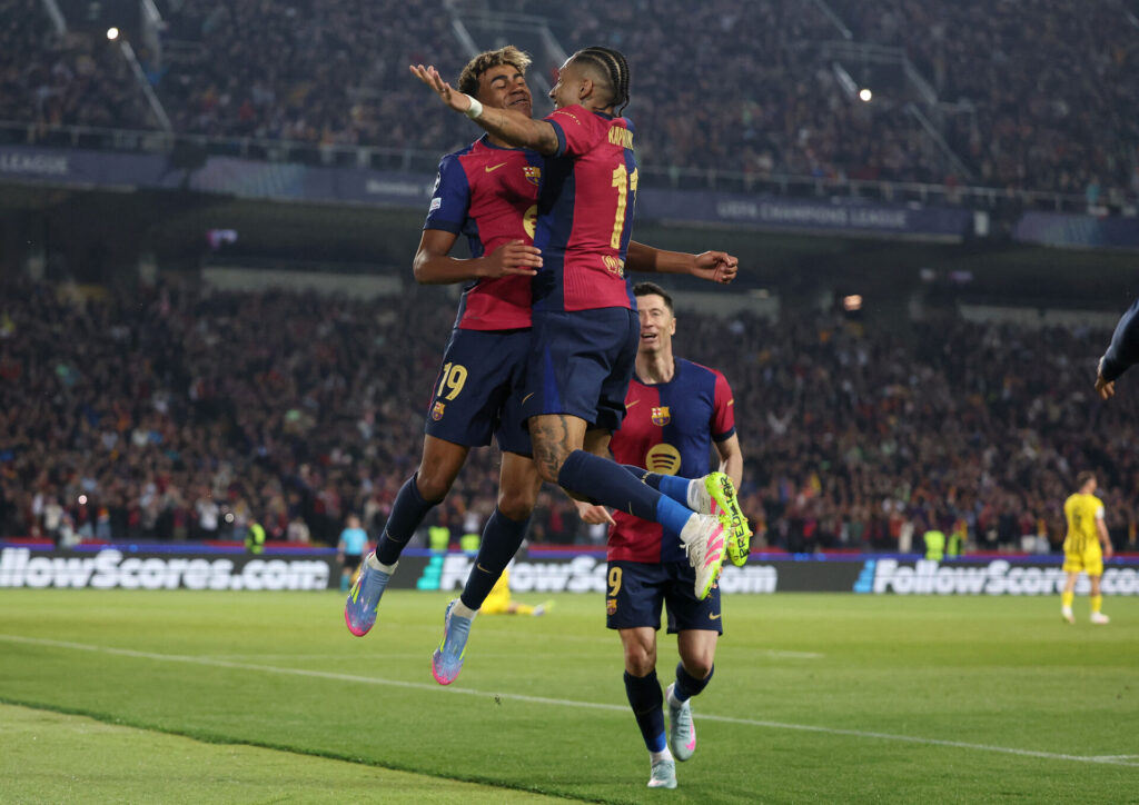 Raphinha og Lamine Yamal jubler.