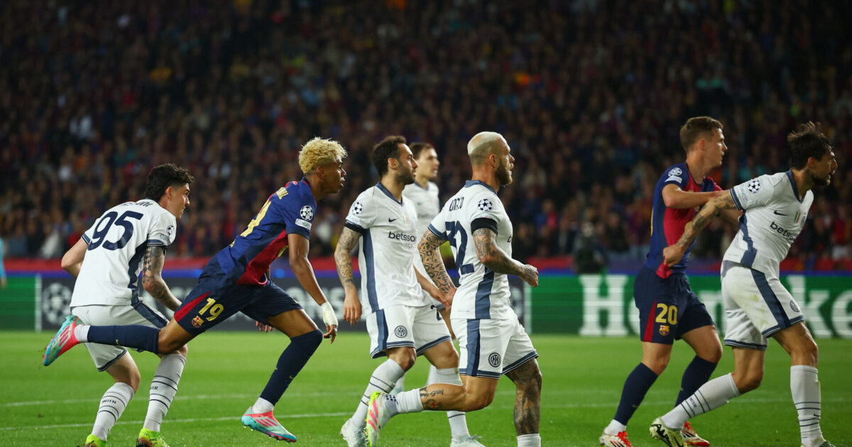 Yamals drømmetur kåret til årets mål i Champions League: Se scoringen her Foto: Ritzau Scanpix/REUTERS