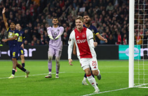 Christian Rasmussen knytter næven efter scoring.