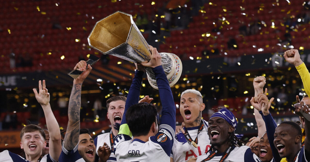 Journalist: José Morinho prøver at lokke en af Thomas Franks største stjerner Foto: Andrew Couldridge/REUTERS