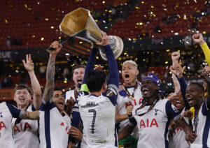 Tottenhams spillere jubler efter Europa League-finalen.